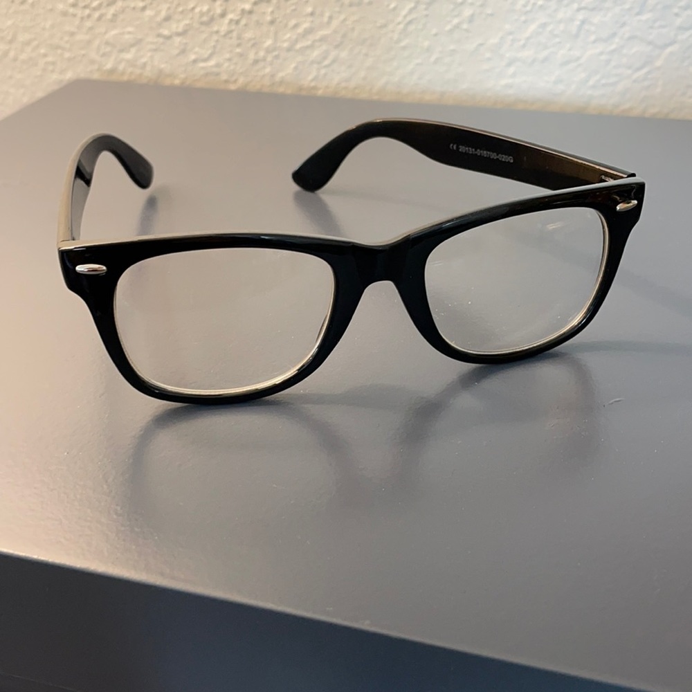 Fashion Glasses with Case